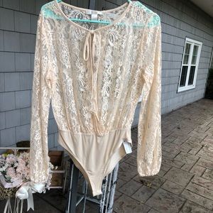 Lace cream bodysuit